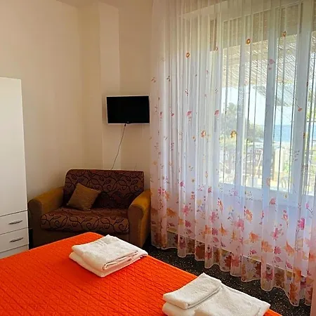 Mare Chiaro Bed & Breakfast Torre Vado